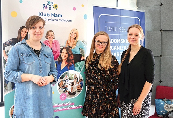 Pierwsza grupa rozpoczęła działalność. Od lewej: Justyna Kubicz, Sylwia Kuźmińska i Monika Kosicka.
