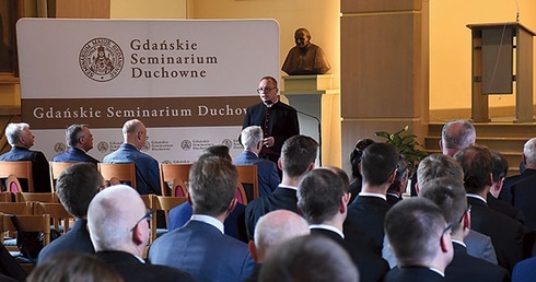 Wykład inauguracyjny wygłosił ks. dr Krzysztof Drews.