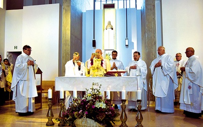 Świątynię konsekrował bp Andrzej F. Dziuba.