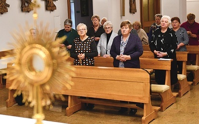 Tego dnia był czas na konferencję, grupę dzielenia, adorację i Mszę św.