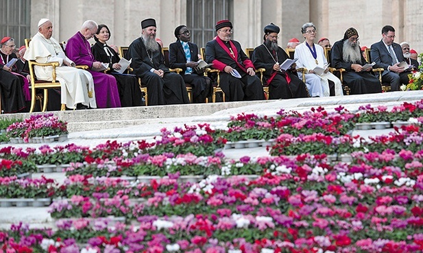 Ekumeniczna modlitwa w Watykanie w przededniu synodu.