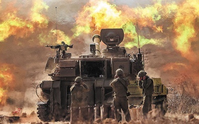 Izraelskie wojsko ostrzeliwujące Strefę Gazy.
