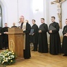 Społeczność seminaryjna podczas uroczystości.