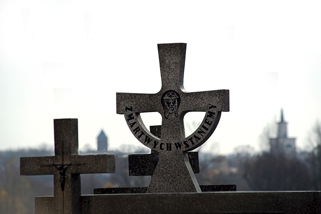 W ostatnich 12 miesiącach zmarło siedmiu duchownych.