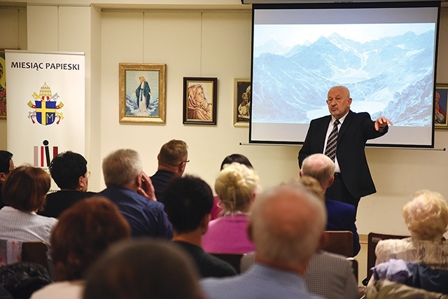 Prof. Hodorowicz barwnie opowiadał o podhalańskich kapłanach.