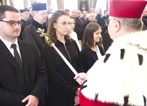 Studenci pierwszego roku po raz pierwszy otrzymali tylko zaświadczenie potwierdzające rozpoczęcie studiów. Indeksy papierowe zostały zastąpione przez wersje cyfrowe.  