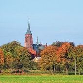 Parafia położona jest 10 km od Mińska Mazowieckiego.