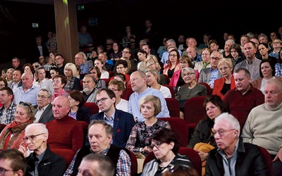 Uczestnicy spotkania w kinie Biała.