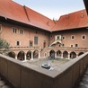  Dziedziniec Collegium Maius pochodzi z początku XVI wieku.