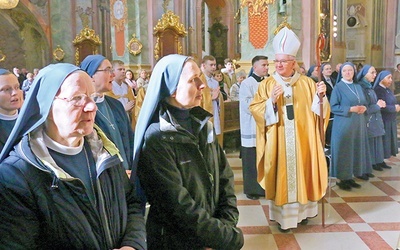 Uroczystą Eucharystią w lubelskiej archikatedrze zakonnice rozpoczęły  rok jubileuszowy.