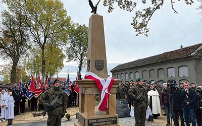 – Ta uroczystość powinna nam uświadomić, z jak wielkiego dorobku przeszłości korzystamy. Nie zmarnujmy tego ogromnego dziedzictwa! – apelował w ubiegłą niedzielę bp Mirosław Milewski w sanktuarium Matki Bożej Bolesnej.