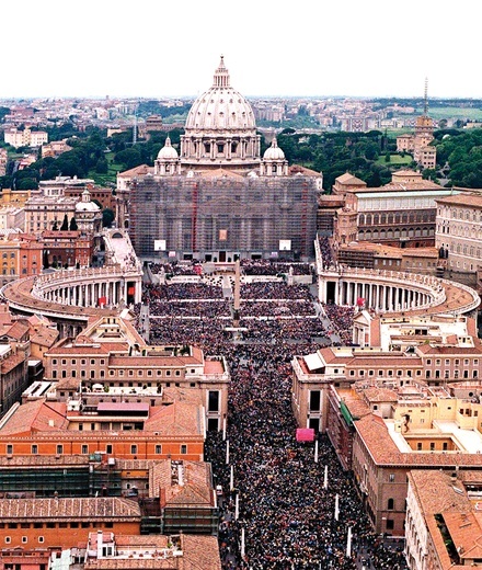 Beatyfikacja ojca Pio odbyła się 2 maja 1999 roku w Watykanie. W uroczystości uczestniczyło ok. 300 tys. ludzi.