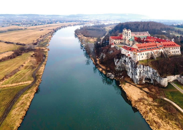 Wisła przy opactwie benedyktynów w Tyńcu.