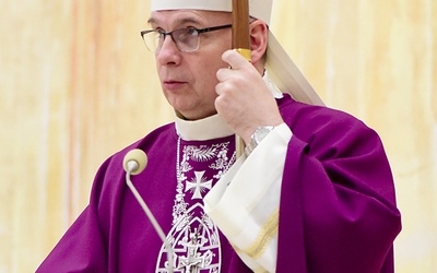 Eucharystii przewodniczył biskup pomocniczy. 