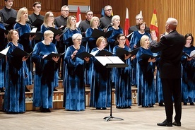 Śpiewacy z parafii pw. Najświętszej Maryi Panny w Zalesiu Dolnym otrzymali brązowy dyplom w kategorii chórów mieszanych.