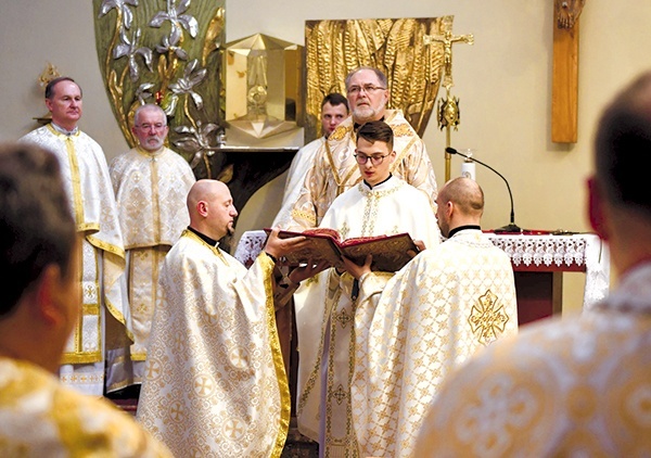 Oczywiście każdy dzień rozpoczynał się od liturgii.