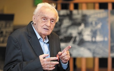 Stanisław Jakubowski to pierwszy polski laureat World Press Photo w kategorii reportażu. 
