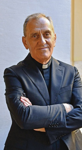 Ojciec Vittore Boccardi SSS Prezbiter i dziennikarz. Należy do włoskiej prowincji Kongregacji  Najświętszego Sakramentu (Padri  Sacramentini). Od 2008 roku jest sekretarzem Papieskiego Komitetu ds. Międzynarodowych Kongresów Eucharystycznych.