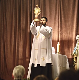 ks. Jakub Dudek kapłan archidiecezji katowickiej, święcenia kapłańskie przyjął w 2021 roku