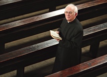 ks. Tomasz Horak emerytowany proboszcz z diecezji opolskiej, święcenia kapłańskie przyjął w 1968 roku