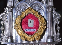 Drzazga Krzyża Świętego u dominikanów w Lublinie. Do 1991 r. w ich kościele wystawiony był o wiele większy fragment tych relikwii, ale został skradziony.