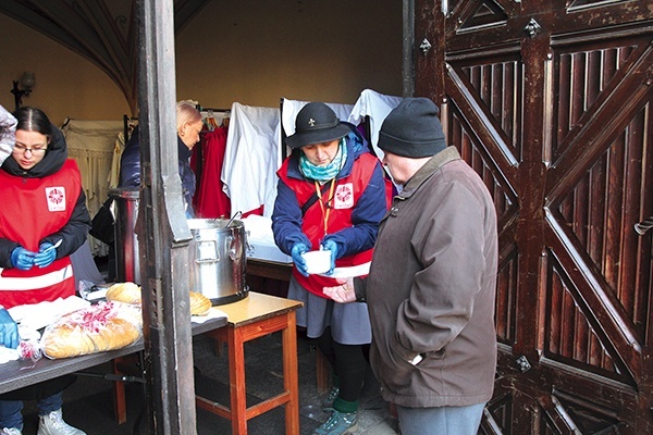 Akcja zwraca uwagę na osoby potrzebujące żyjące wokół nas.