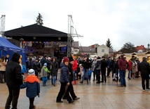 Ciechanowskie Jarmarki Bożonarodzeniowe odbywają się w centrum miasta, przed Ratuszem.