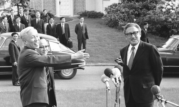 Amerykański politolog: Kissinger musiał pogodzić się z wizją zakończania zimnej wojny wg św. Jana Pawła II