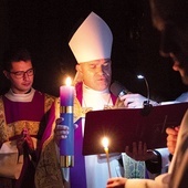 Lucernarium to sięgający starożytności obrzęd światła, rozpoczynający niektóre szczególnie uroczyste celebracje.