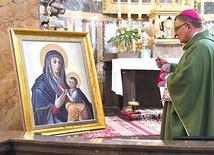 Obraz pozostanie w parafii św. Aleksandra, gdzie spotyka się wspólnota białoruska. Jej duszpasterzem jest ks. Wiaczesław.