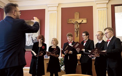 	Zespół Kameralny Diecezjalnego Instytutu Muzyki Kościelnej Musicum wykonał dwa utwory skomponowane przez zmarłego przed 100 laty duchownego.