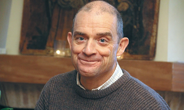 Brat Matthew (ur. 1965) to trzeci przeor wspólnoty z Taizé. Posługę przyjął 2 grudnia z rąk poprzednika, brata Aloisa. Podczas specjalnego nabożeństwa swoich błogosławieństw udzielili mu wówczas przedstawiciele czterech wyznań chrześcijańskich – katolicki biskup Autun, Chalon i Mâcon Benoît Rivière, metropolita Maximos z Patriarchatu Ekumenicznego w Genewie, anglikańscy biskupi Olivia Graham z Reading i Smitha Prasadam z Huddersfield oraz pastor Laurent Schlumberger, były przewodniczący Zjednoczonego  Kośc…