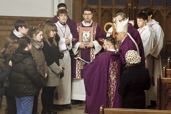 Obrzęd włączenia do deuterokatechumenatu.