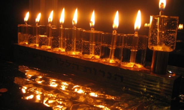 Alfabet religii: Chanuka