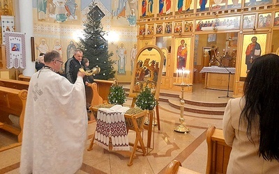 	Liturgia bożonarodzeniowa w greckokatolickiej cerkwi w Legnicy.