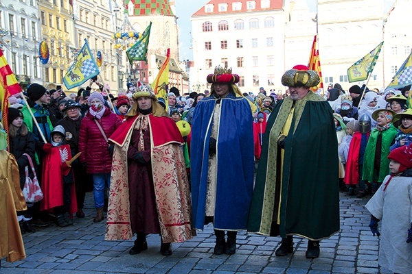 Wrocławski pochód cieszy się od dawna ogromną popularnością. Bierze w nim udział każdego roku od kilkunastu do nawet 30 tys. uczestników.