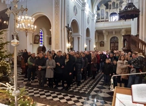 W Połańcu małżonkowie odnowili przyrzeczenia małżeńskie i zawierzyli swoje rodziny opiece Świętej Rodziny.