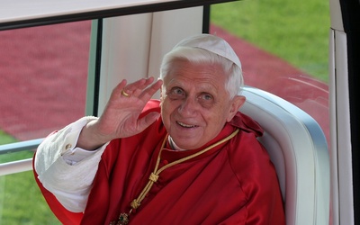 Pisarz o Benedykcie XVI: imponujący człowiek, wierzę, że poszedł do nieba