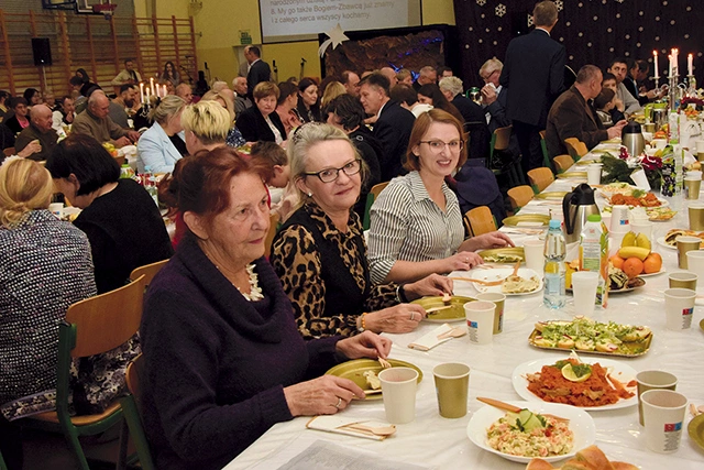 	Dzielenie się opłatkiem, możliwość złożenia życzeń były powodem do radości, wdzięczności.