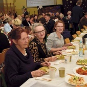 	Dzielenie się opłatkiem, możliwość złożenia życzeń były powodem do radości, wdzięczności.