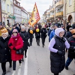 Orszak i jasełka na ulicy 