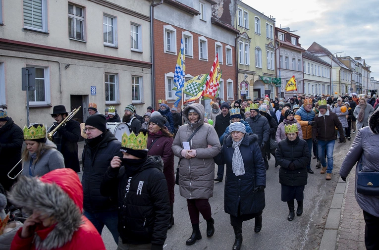 Orszak i jasełka na ulicy 