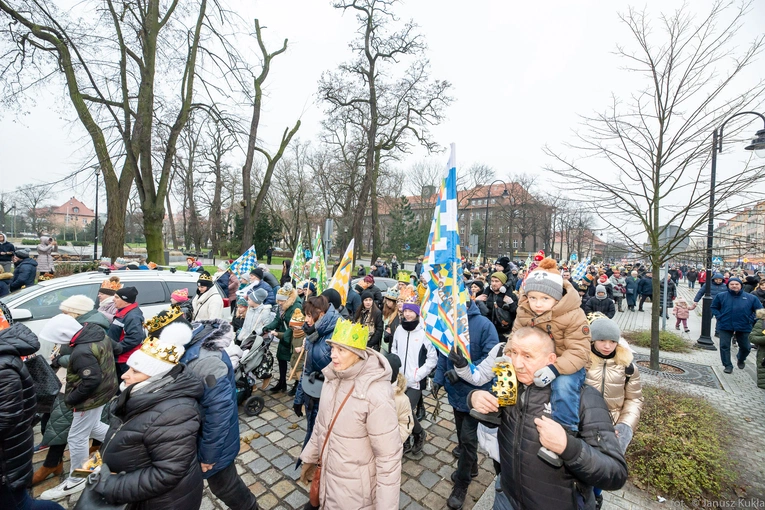 Trzej Królowie na ulicach Głogowa