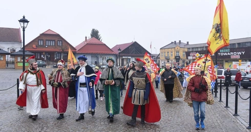 Mędrcy na zakliczyńskim rynku.