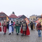 Mędrcy na zakliczyńskim rynku.