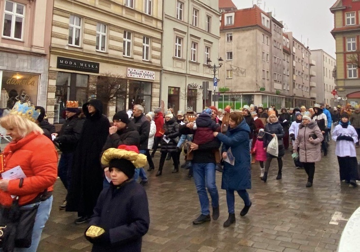 Orszak Trzech Króli w Brzegu (1) 2024