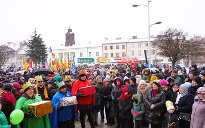 Ulicami Rawy w orszaku wędrowało ponad tysiąc osób. 