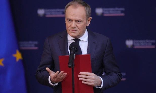 Premier: Decyzje ws. Funduszu Kościelnego i lekcji religii będą konsultowane
