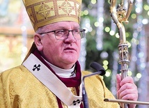 – Mędrcy, prowadzeni znakiem z nieba, przychodzą do Tego, który jest Prawdą – podkreślał abp Józef Górzyński.