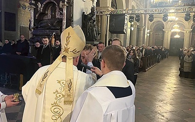 Osoby, które przyjęły namaszczenie Duchem Świętym pochodzą z Ciechanowa, Płońska i Płocka. 